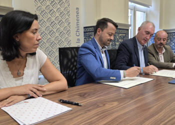 Clara Rodríguez, Diego del Pozo, José Mazarías y Sergio Calleja, en la firma del acuerdo marco. / AYTO. SEGOVIA