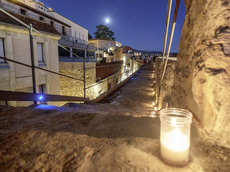 Un fin de semana cargado de eventos 1 Noche del Patrimonio, en una pasada edición en la Muralla. / KAMARERO