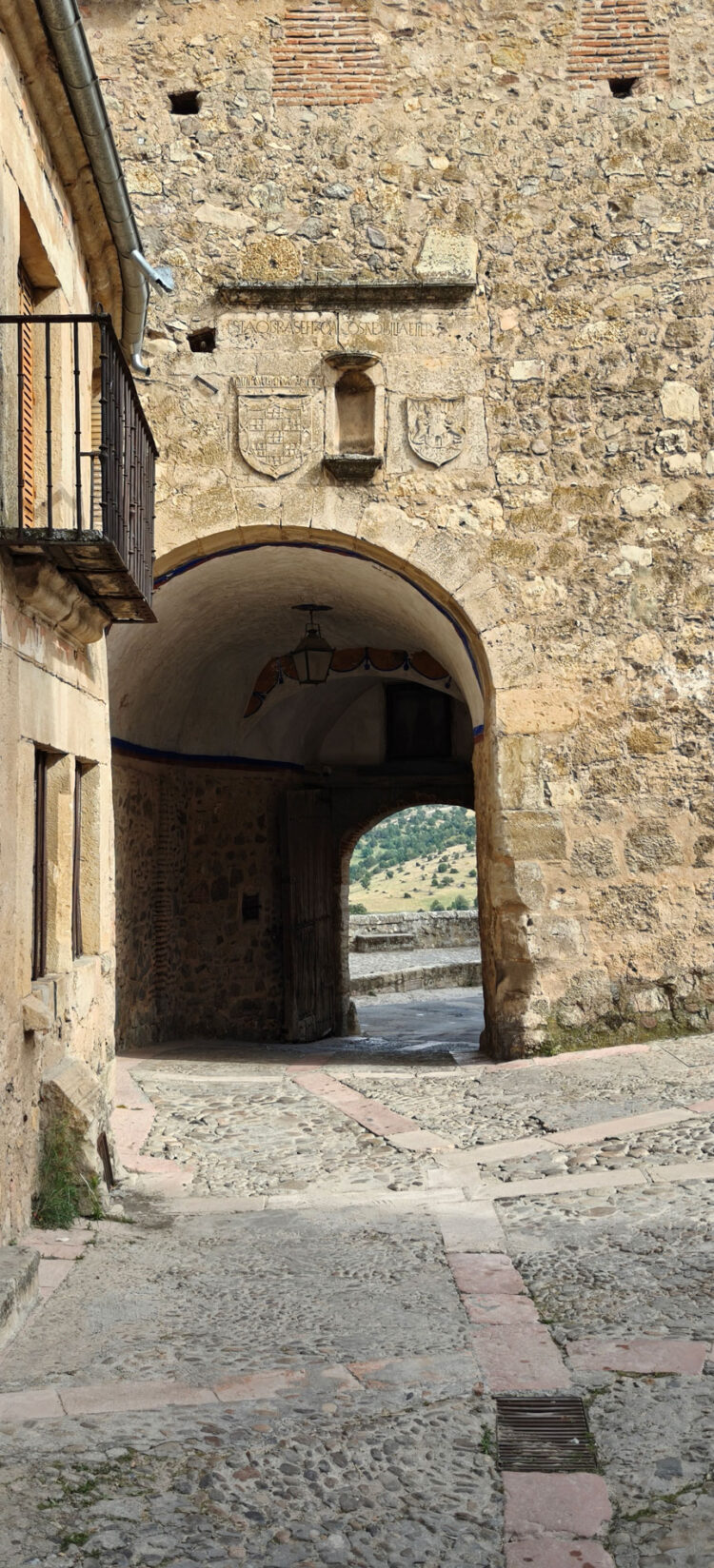 Arco de la Villa de Pedraza.