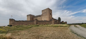 Junto a la esplanada del castillo aparecieron restos de cerámica de características celtibéricas del siglo V a. C. 