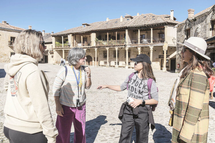 La provincia registra el mayor aumento de pernoctaciones de extranjeros en los primeros ocho meses del año 1 Turismo rural en Pedraza. / KAMARERO