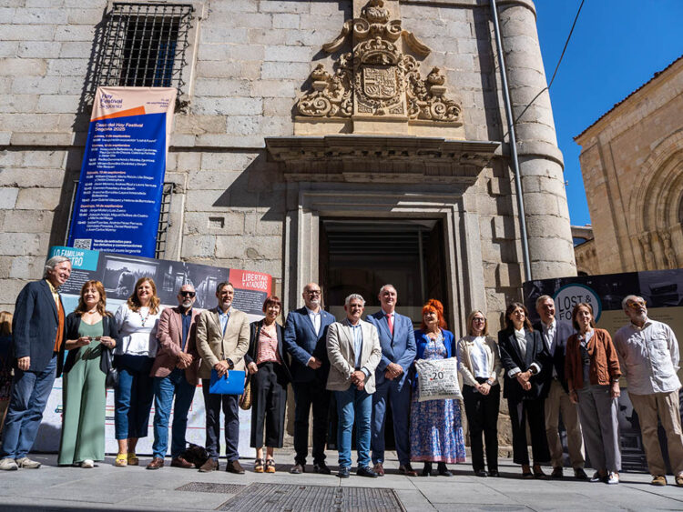 Un total de 60 eventos, con un centenar de personalidades de 16 países, protagonizan el Hay Festival 1 Presentación del Hay Festival Segovia. / Héctor Criado