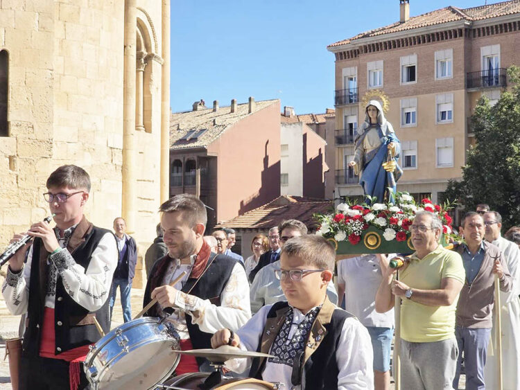 Procesión de los camareros por la festividad de Santa Marta en Segovia. / AYUNTAMIENTO DE SEGOVIA