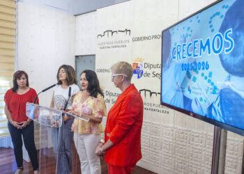Presentación del Programa 'Crecemos', en la Diputación. / KAMARERO