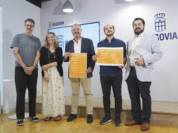 Presentación de la exposición 'Materia. Oficio. Lugar'. / ROBERTO ARRIBAS