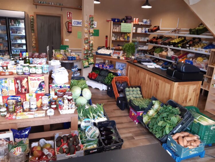 Se permitirá la apertura en días festivos cuando haya tres o más de estos días consecutivos. / Segovia Sur