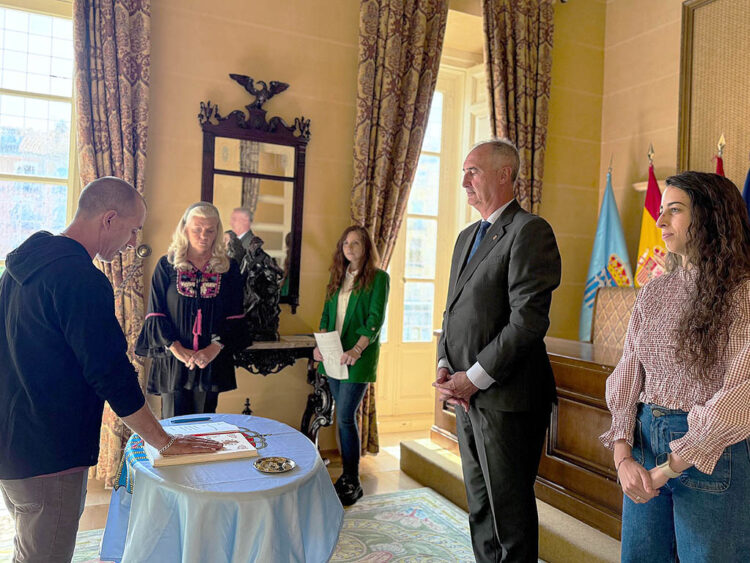 Acto de toma de posesión de los nuevos porteros de colegios. / AYTO. SEGOVIA