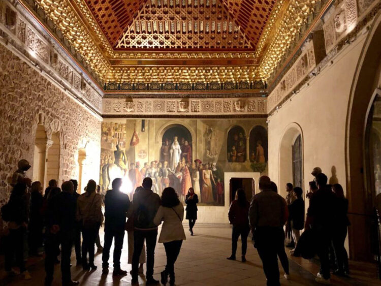 El Alcázar ofrece visitas nocturnas en torno a Isabel I y su historia 1 Visita nocturna al Alcázar