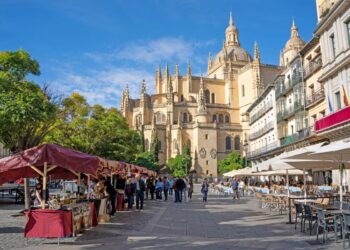Feria de Alimentos de Segovia celebrada en la Plaza Mayor.