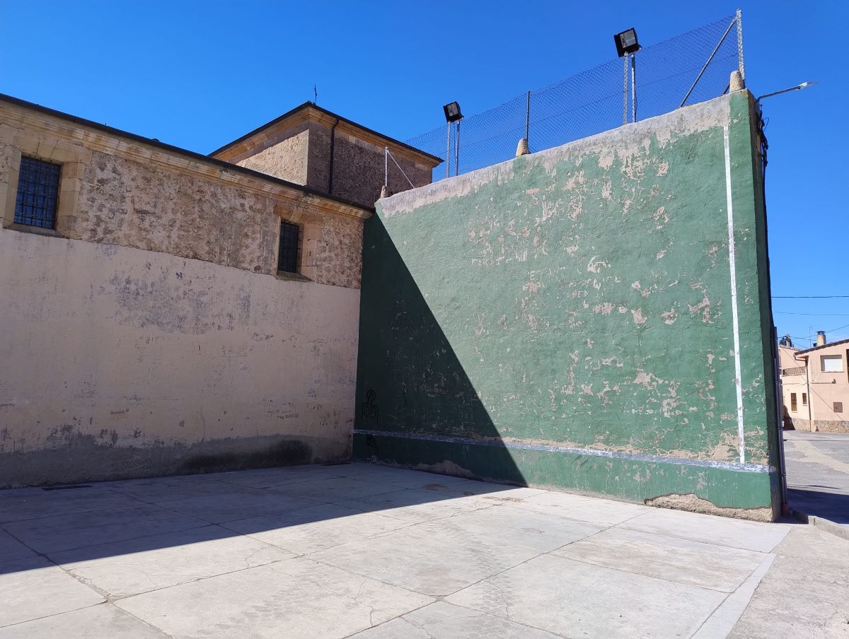 El frontón junto a la Calle de la Iglesia, donde todo comenzó y jugaba de niño. 