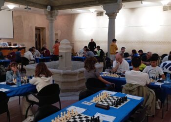 Varios participantes durante el IV Torneo de Ajedrez Archivo Histórico de Segovia./E.A
