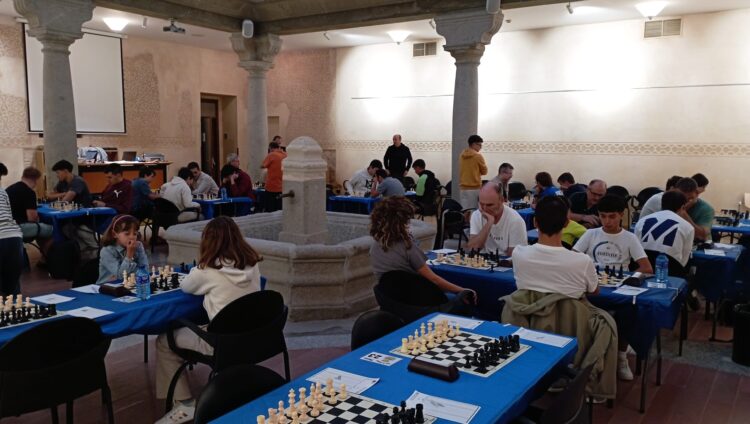 Martín Horcajuelo gana el IV Torneo de Ajedrez Archivo Histórico de Segovia 1 Varios participantes durante el IV Torneo de Ajedrez Archivo Histórico de Segovia./E.A