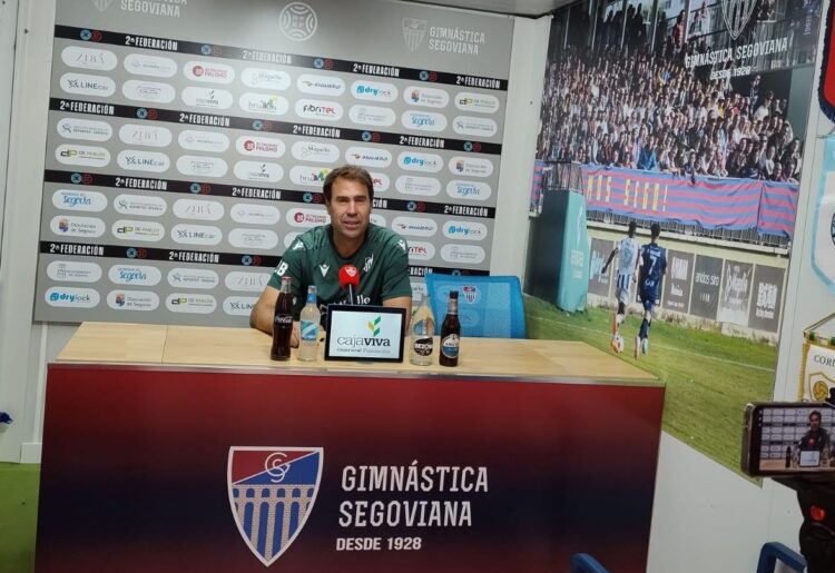 El entrenador de la Segoviana, Iñaki Bea.