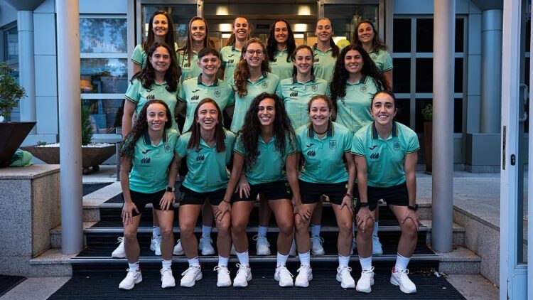 Elena González trabaja con la Selección Española en la preparación del Mundial 1 La Selección España durante la concentración. /RFEF