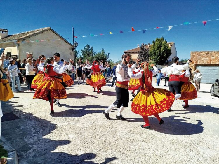 Bailes de La Esteva. / La Esteva