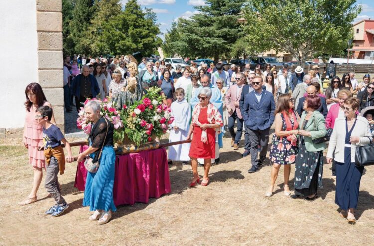 Así se siente el rugido festivo de Trescasas 1 La Virgen del Rosario saldrá dos días en procesión. / Ayuntamiento de Trescasas