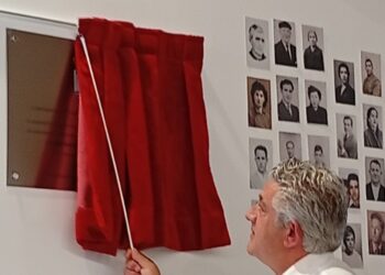 Instante del homenaje / E.A.