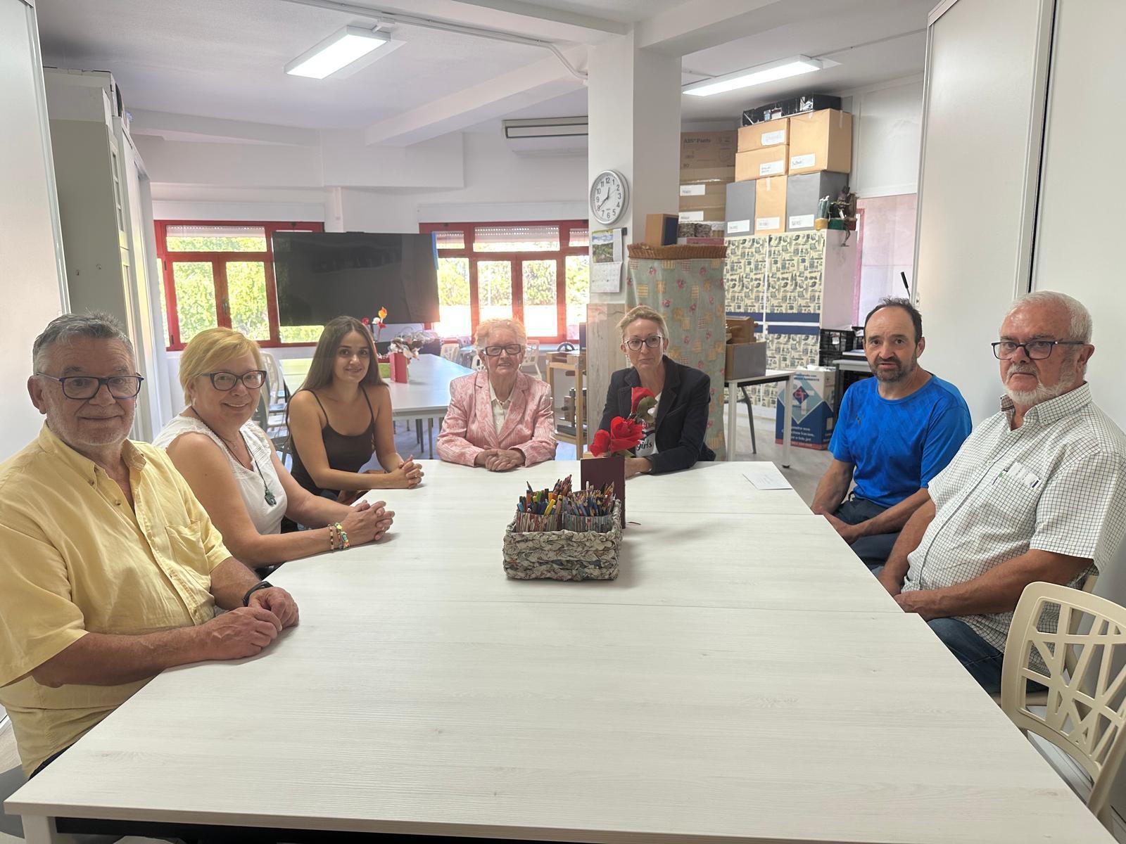 Entrega de la recaudación a la Asociación ‘Amanecer’ / E.A.