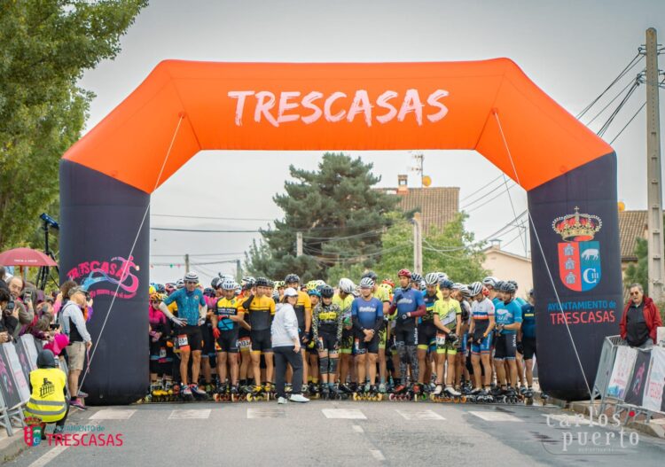 Éxito de participación en la I Media Maratón Roller Trescasas 1 Los participantes instantes antes de tomar la salida durante la prueba./AYTO TRESCASAS