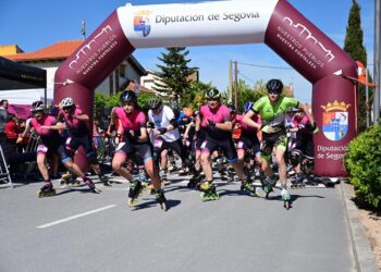 Los participantes toman la salida durante una edición anterior./AYTO. TRESCASAS