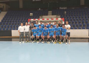 La plantilla del equipo segoviano antes de su encuentro frente a Anaitasuna./CD SAN CRISTÓBAL