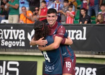 Morata y René, autores de dos de los goles de la Segoviana. / Héctor Criado