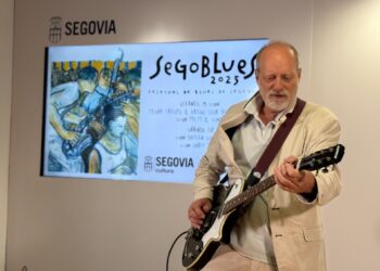 Paco Simón en la presentación./AYUNTAMIENTO DE SEGOVIA