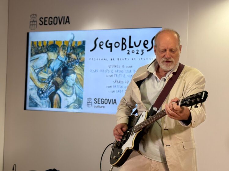 Paco Simón en la presentación./AYUNTAMIENTO DE SEGOVIA