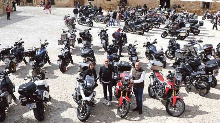 La concentración motera 'Rider day' se celebra el sábado con salida y meta en Martín Muñoz 1 Imagen de una edición pasada.