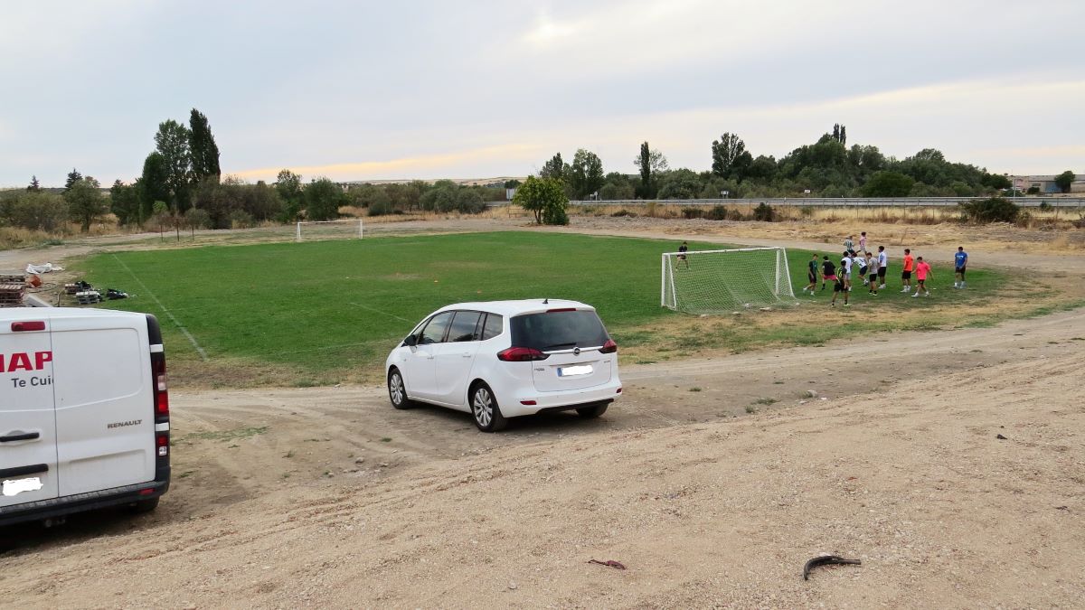 Madrona. Nuevo atentado contra El Prado del Pueblo 3 El campo de fútbol, que sí se usa, ya está amenazado de muerte.