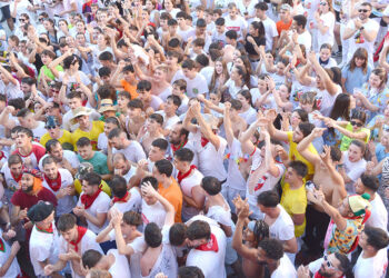 El ambiente funcionero vuelve a llenar el pueblo. AMADOR MARUGÁN