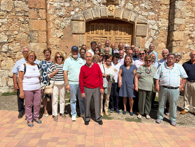 Encuentro de más de 30 exalumnos en Aldehorno 1 El pasado viernes 5 de septiembre se celebró una reunión de exalumnos.