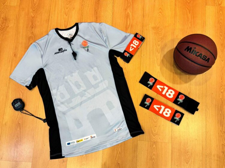 Brazaletes para los árbitros menores de 18 años. / FBCYL