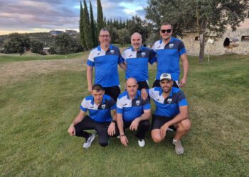 El equipo cuellarano que jugó en el campo de Los Ángeles./ E.A.