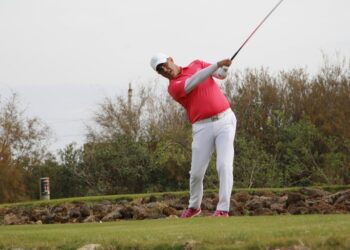 Un jugador en el campo de La Faisanera./ LA FAISANERA GOLF