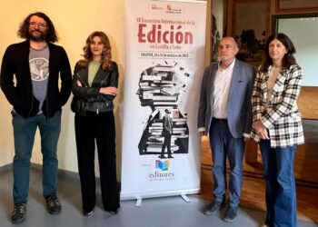 Carlos Rod (i), Mar Sancho, José Ángel Zapatero, y Raquel Alonso, en la presentación del Encuentro. / E.A.