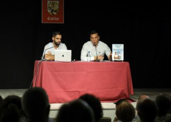 Jesús Hernansanz junto a Víctor Ortega durante la presentación./ E. A.
