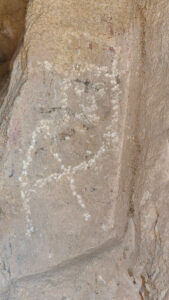 Se pueden ver pinturas rupestres en la cueva de los Siete Altares.