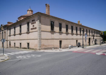 Fachada de la Real Fábrica de Cristales de La Granja, sede de la FCNV / E.A.