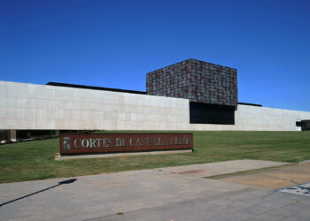 Se reunirán a las 10:30 horas, disponiendo ya del informe encargado a la letrada mayor.