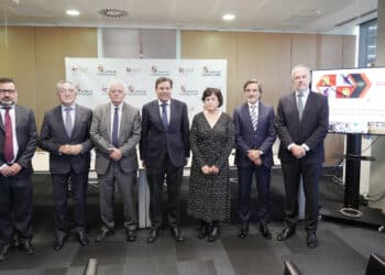 El Consejero de Economía asiste al acto de firma del acuerdo de colaboración. / Rubén Cacho