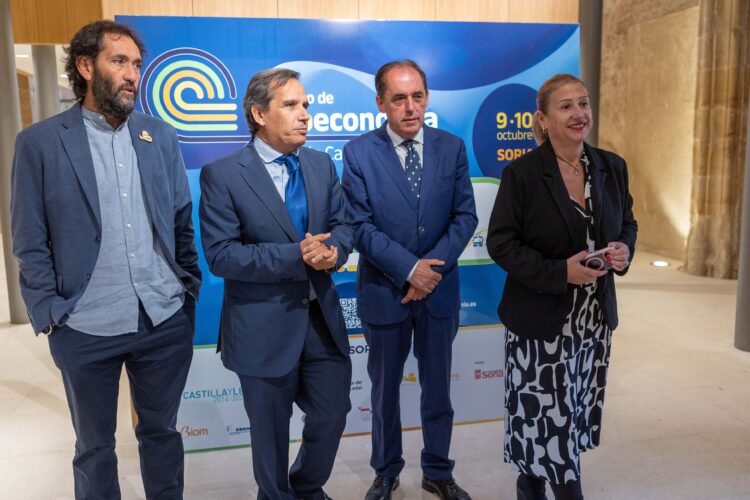 El Director de Cesefor, el director del Icecyl, el Presidente de la Diputación de Soria y la Delegada de la Junta durante la inauguración del III Foro de Bioeconomía de Castilla y León. / Concha Ortega