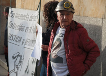 Familiares de los seis mineros muertos en el Pozo Emilio. / Peio García