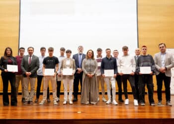 María González Corral preside la entrega de Premios a la Excelencia a alumnos de FP Agraria. / Leticia Pérez