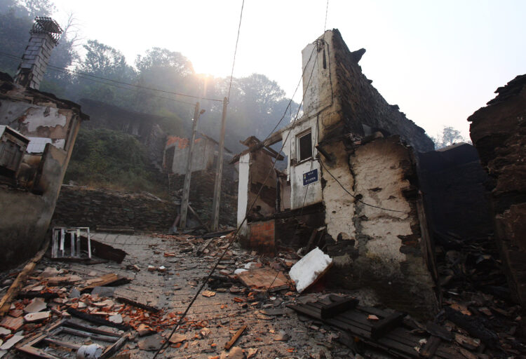 El Gobierno autonómico promoverá la construcción de tres edificaciones más en suelo cedido para uso residencial. / César Hornija