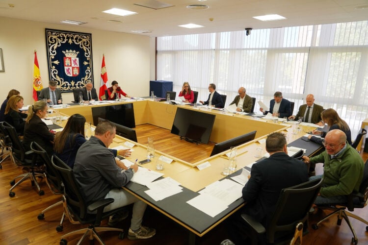 Fijadas las incompatibilidades para los procuradores con dedicación exclusiva 1 Reunión de la Junta de Portavoces. / Miriam Chacón