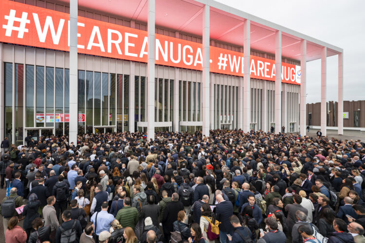 El evento reúne más de 7.300 expositores de hasta 100 países.