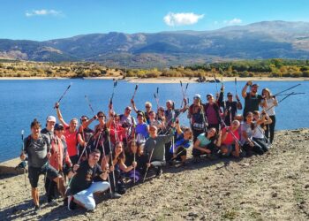 Grupo de participantes en la ruta de marcha nórdica / DIPUTACIÓN