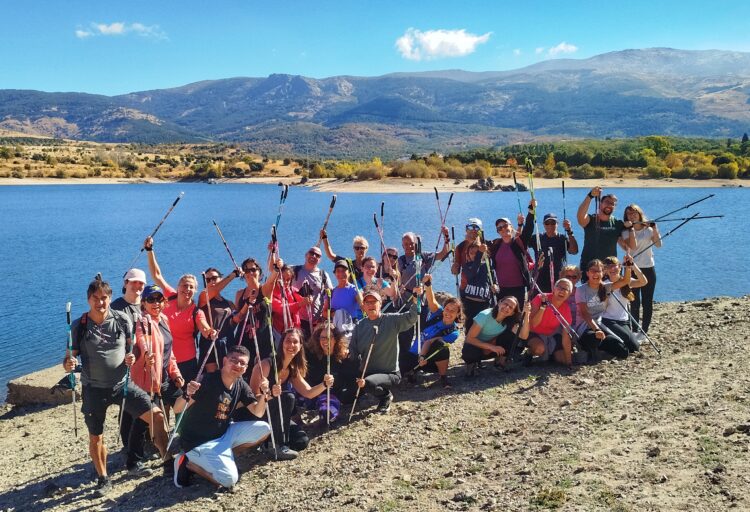 Éxito de participación en el programa ‘Marchando por la provincia de Segovia’ 1 Grupo de participantes en la ruta de marcha nórdica / DIPUTACIÓN