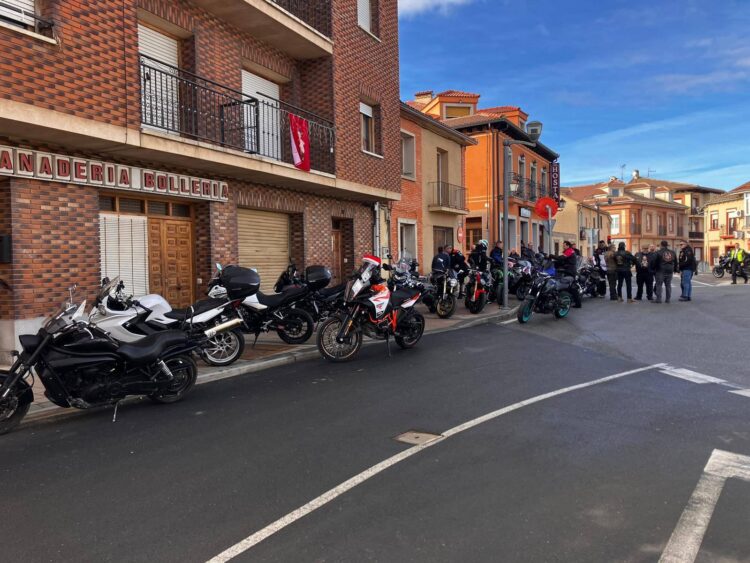 Concentración Motera de Abades / DIPUTACIÓN